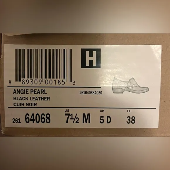 CLARKS ANGIE PEARL BLACK LEATHER COMFORT SLIP ON SHOES SIZE 7.5. NEW IN BOX