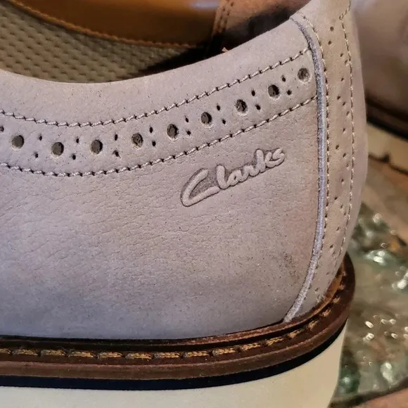 Clarks Bayhill Cap Stone Nubuck Pierre Brogues Mns Sz 7.5