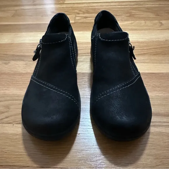 Clarks Carleigh Ray Slip on shoes suede/nubuck Black womens size 5 kids size 3.5