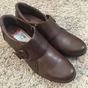 Clark’s Collection Brown Leather Shoes NWT