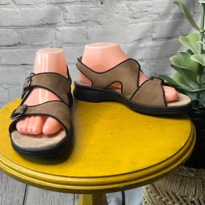 Clarks double buckle straps elastic ankle sandal tan black trim rubber sole 7M