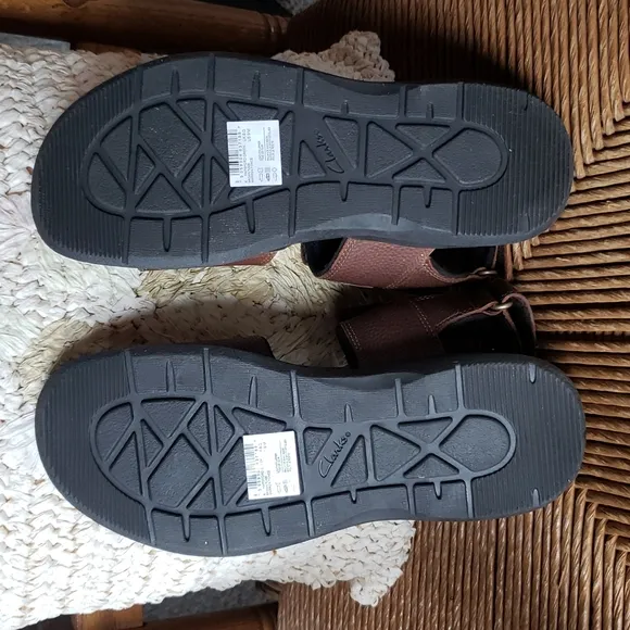 Clarks Hapsford Creek sandals, size 9M