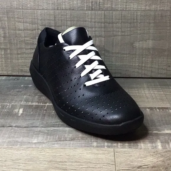 Clarks - Kayleigh Aster “Black Leather”