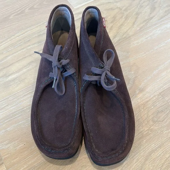 Clark’s Wallabees Chukka Boots Men’s size 12 Dark Brown Suede Boots Tie Leather