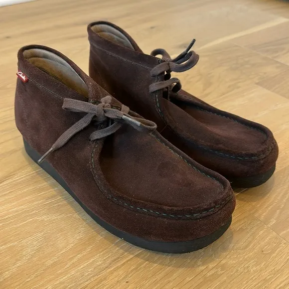 Clark’s Wallabees Chukka Boots Men’s size 12 Dark Brown Suede Boots Tie Leather