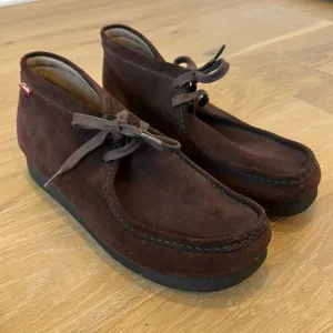 Clark’s Wallabees Chukka Boots Men’s size 12 Dark Brown Suede Boots Tie Leather