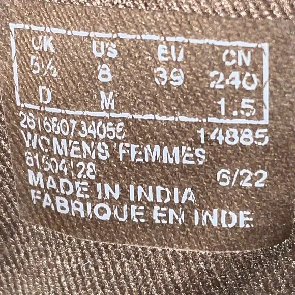 Clarks Women's Maye Pebble Suede Beige Zip Booties Size 8M. Dark Tan/Light Brown