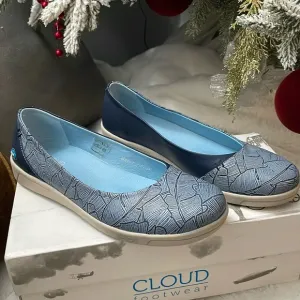 Cloud Aggie Banano Blue size 37 6.5 New in Box