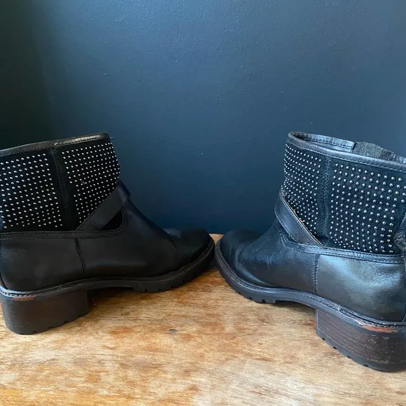 Coach Gates Studded Black Leather Moto Boots Sz 7B