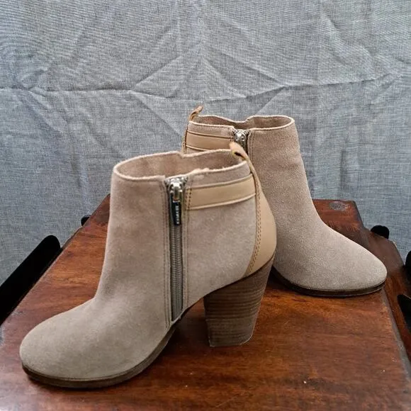 Coach Hewes Tan Suede Ankle Boots Heels Sz 6B