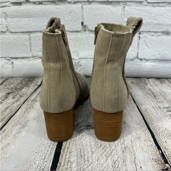 Coconuts by Matisse Women's Taupe Suede Ankle Booties Size 7