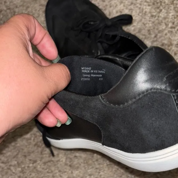 Cole Haan Black Low-Top Athletic Shoes with Sleek Design