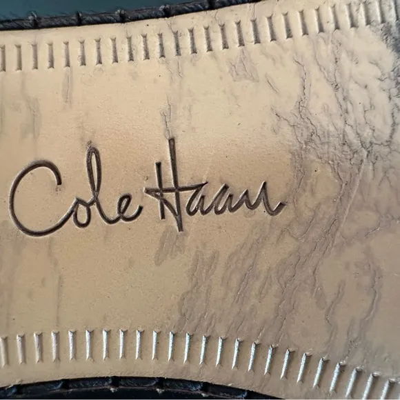 Cole Haan Caldwell black leather shoes - Size 10.5.  With box and shoe bags