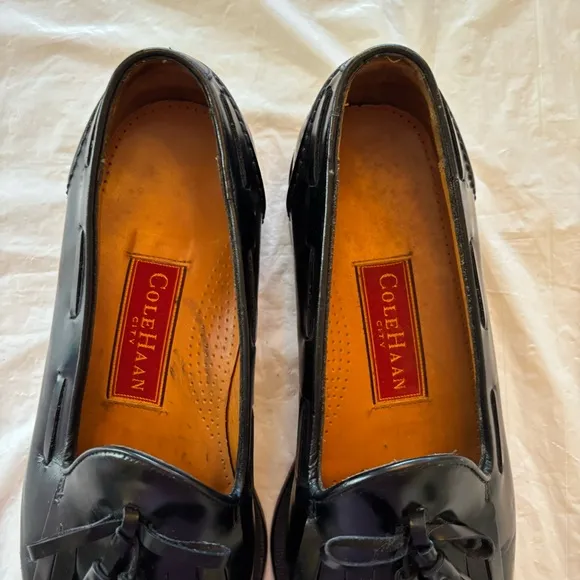 Cole Haan City tassel black leather loafers dress shoes SZ 10. Worn Once
