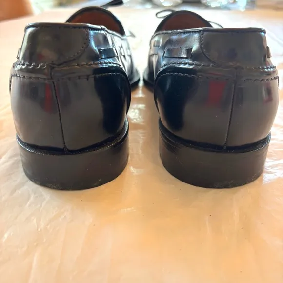 Cole Haan City tassel black leather loafers dress shoes SZ 10. Worn Once
