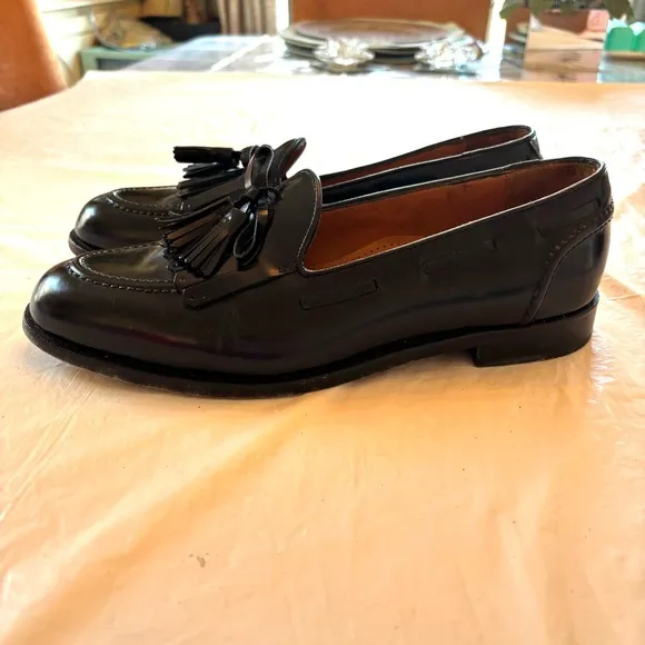 Cole Haan City tassel black leather loafers dress shoes SZ 10. Worn Once
