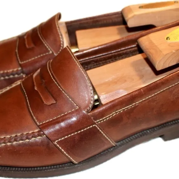 Cole Haan.  Quality shoes worn twice.  Excellent condition very comforta…‌‌