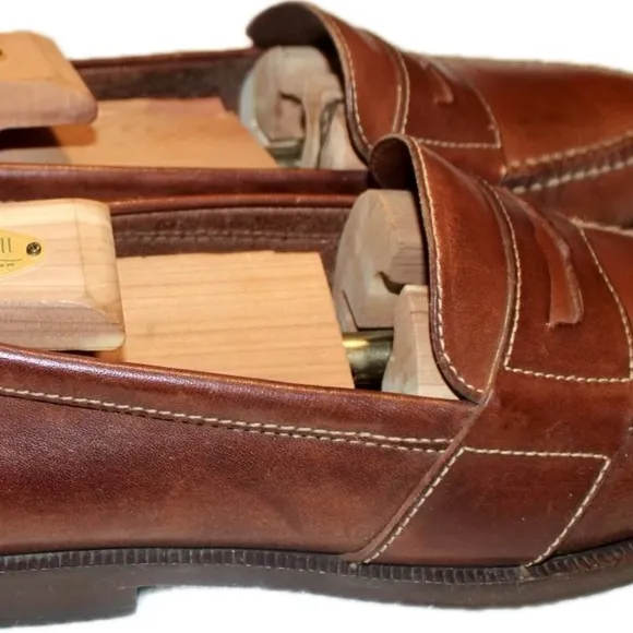 Cole Haan.  Quality shoes worn twice.  Excellent condition very comforta…‌‌