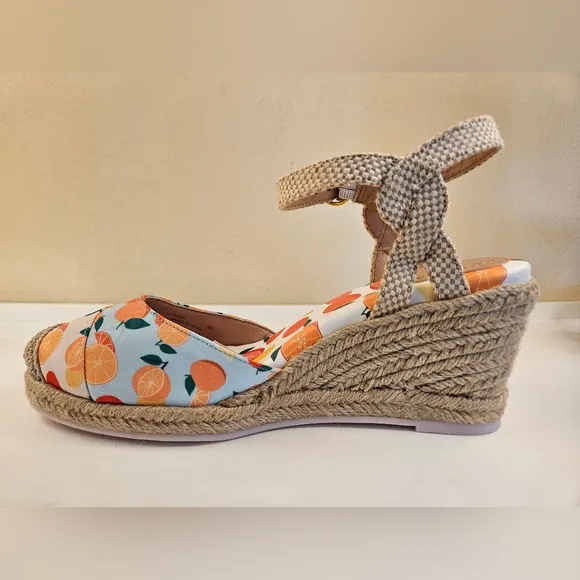 Cole Haan Sandals, size 9, NIB