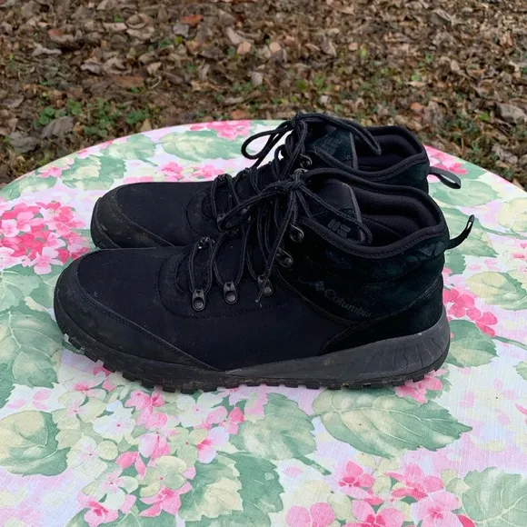 Columbia Black Suede and Mesh Boots Size 12