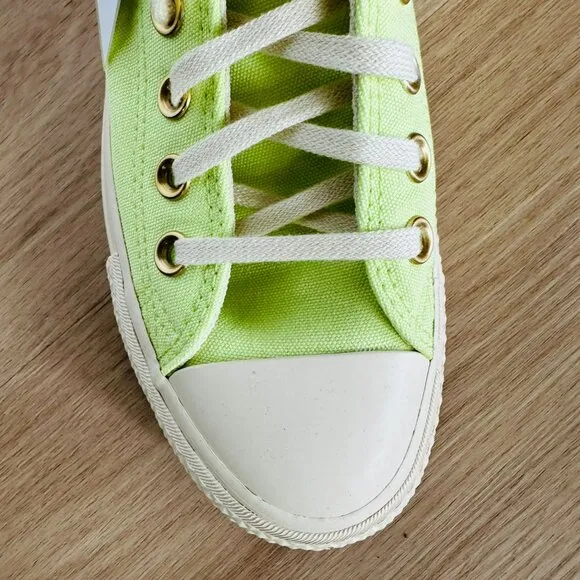⭐Converse Chuck Taylor All Star Lift Platform Low 8.5 Womens Shoes Green A09913F