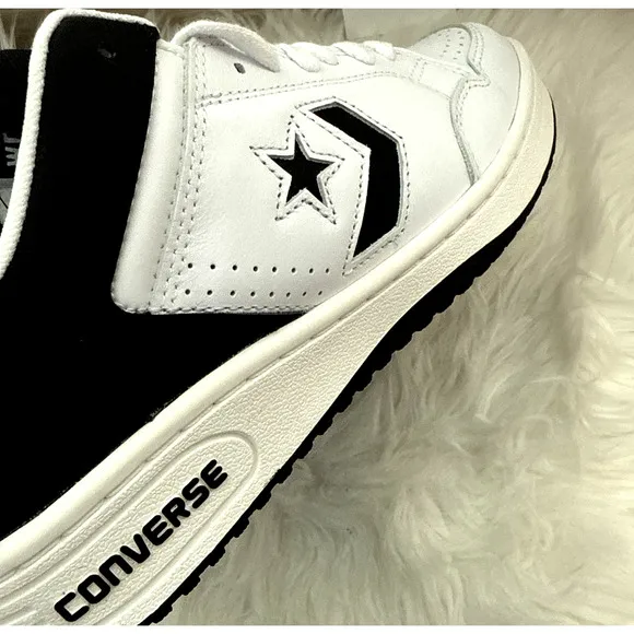 Converse WEAPON OX White/Black Men's Size 9.5 Women's 11 Casual Shoes A10203C