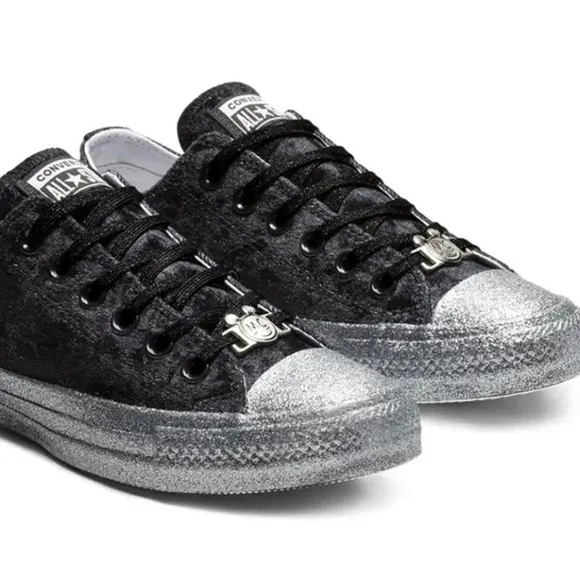 CONVERSE x Miley Cyrus low star ox Shoes Size 6
