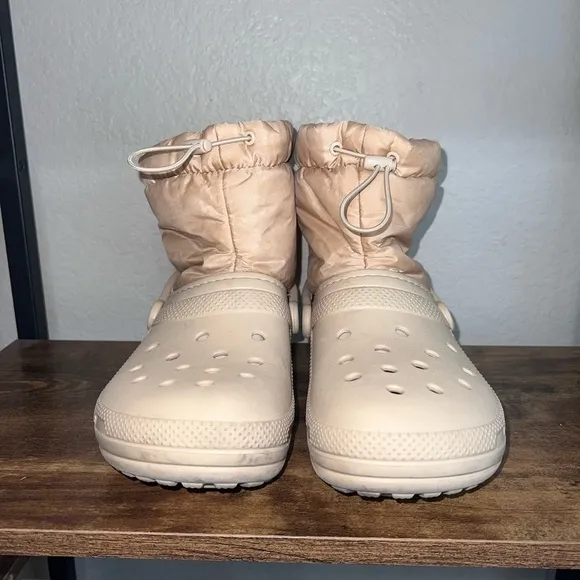 Crocs Classic Lined Neo Puff - Tan