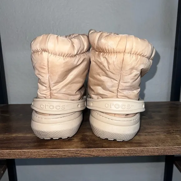 Crocs Classic Lined Neo Puff - Tan