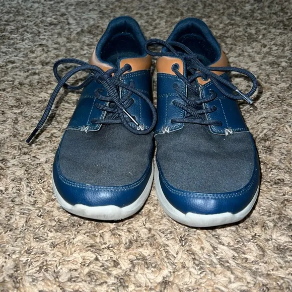 Crocs Navy Brown Leather Shoes Size 8