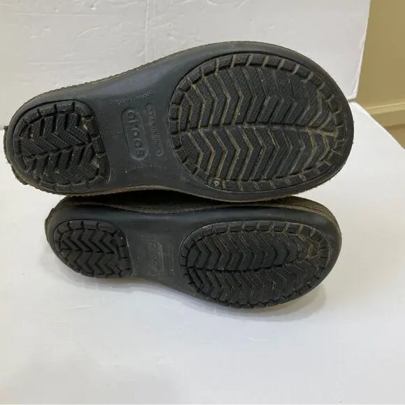 CROCS BERRYESSA SUEDE BOOTS