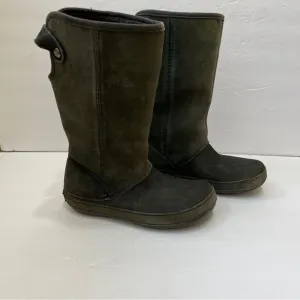 CROCS BERRYESSA SUEDE BOOTS