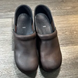 Dansko Brown Leather clogs  Slip-Ons size 47 men’s size 13 (b114)