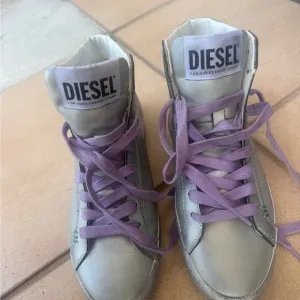 Diesel Women's Gray and Purple High-Top Sneakers
