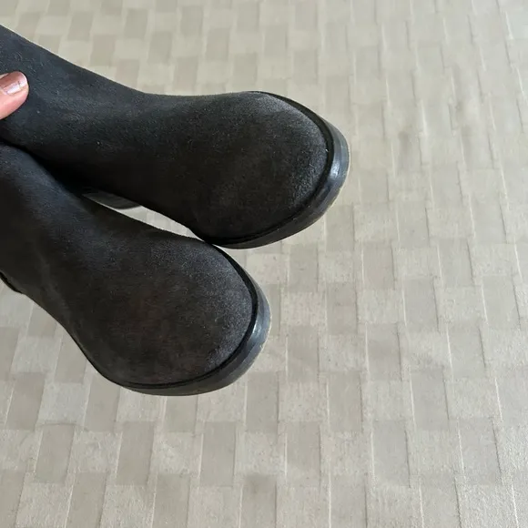 Dolce Vita Cassius Suede Ankle Boots