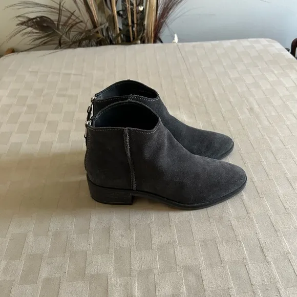 Dolce Vita Cassius Suede Ankle Boots