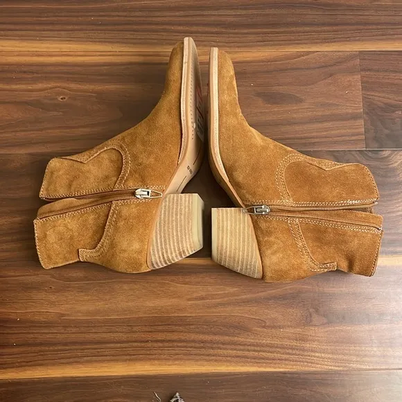 Dolce Vita Silma Brown Suede Leather Ankle Booties size 6