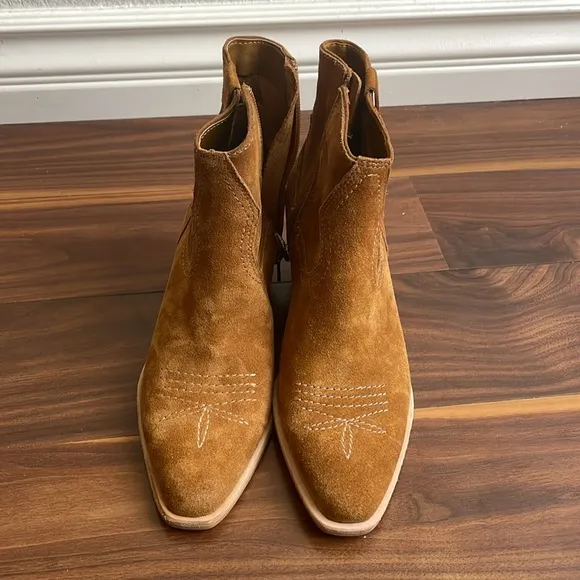 Dolce Vita Silma Brown Suede Leather Ankle Booties size 6