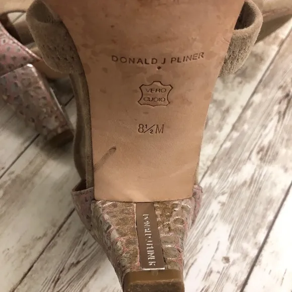 Donald J Pliner Vida Suede Cross Strap Sandals
