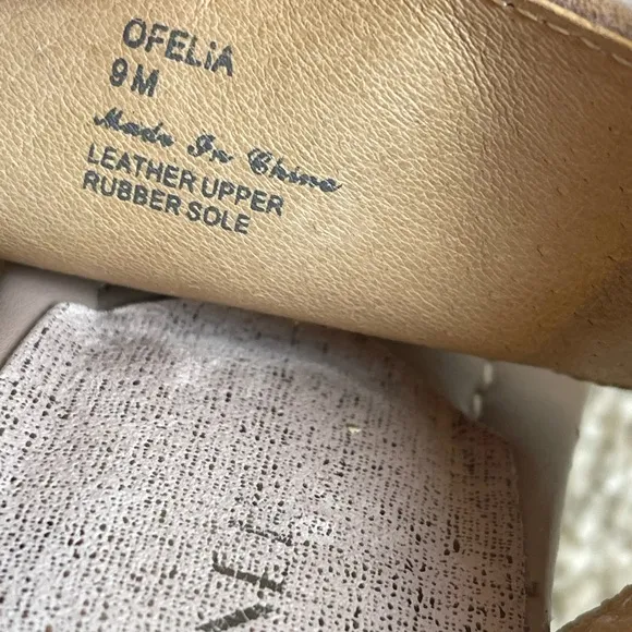 Donald Pliner Ofelia Sandals size 9