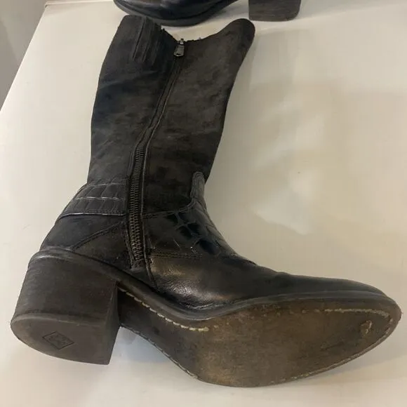 Donald J Pliner women suede leather women boots Sz  6 Plo