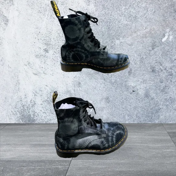 Dr. Martens 1460 Pascal Tie Dye Printed Suede Black 8 Eye Boots Women’s  NWOB