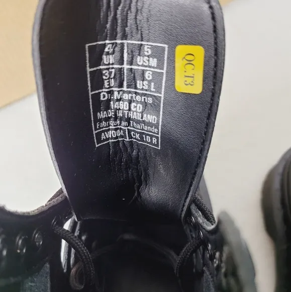 Dr. Martens 1460 Venice Cut Out Black Leather Boots sz 6