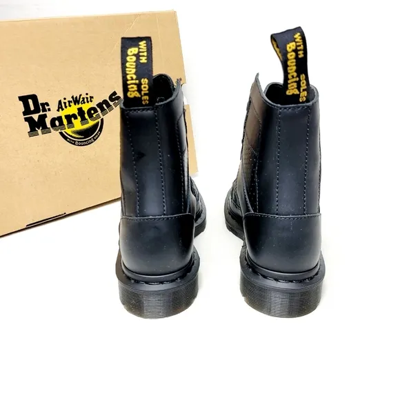 Dr. Martens 1460 Venice Cut Out Black Leather Boots sz 6