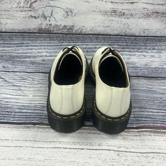 Dr Martens 26654 Smooth White Leather Oxfords Shoes, Women’s Size 9