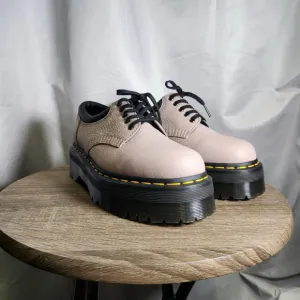 DR. MARTENS 8053 Leather Platform Casual Shoes Unisex Size M7/W8 Vintage Taupe