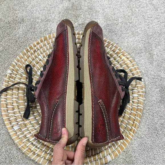 Dr. Martens Airwair Men’s 2B32 Vtg Red Leather Casual Driving Sneakers Shoes 9