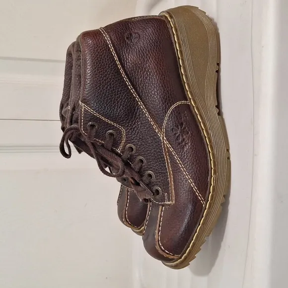 Dr. Martens &quot;Claudia&quot; flower power lace-up leather boots - 9 - vintage brown