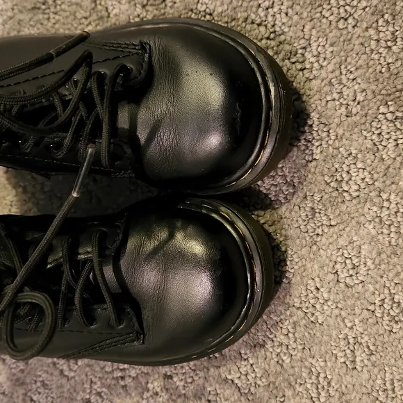 Dr Martens Black leather boots with tone on tone laces up with zipper size 8