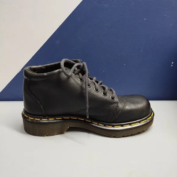 Dr. Martens Boots Unisex Kids Size 3 Black Solid Leather Rubber Sole Lace Up